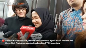 Istri Arif Rahman Sembari Menangis: Ferdy Sambo Tega Menggeret Anak Buahnya ke Jurang