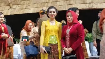 Temani Gibran dalam HUT Kota Solo, Warganet Salfok dengan Kecantikan Selvi Ananda dengan Kebaya Kuning