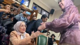 Momen Venna Melinda Bersalaman dengan Ibu Mertua Dianggap tidak Ikhlas, Warganet Ramai Singgung Adab