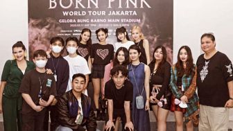 Sukses Bikin Iri Blink, Momen Airlangga Hartarto Berfoto Bersama Personil Blackpink Tersebar di Sosial Media