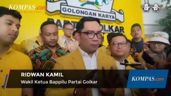 Pura-Pura Kaget Dengar Guru di Cirebon Dipecat? Ridwan Kamil Lebih Dulu DM Pihak Sekolah, Warganet: Gubernur Baperan