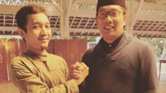 Sebelum Dipecat karena Mengkritik, Guru di Cirebon Ternyata Relawan Ridwan Kamil di Pilgub Jabar