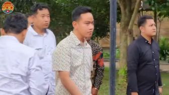 Kocak! Relawan Jokowi Kaget ketika Bertemu dan Bersalaman dengan Gibran, Ngaku Kalah Glowing dari Mas Wali