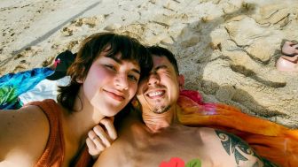Suami Selingkuh Dikatakan Gimmick, Ini Kata Dahlia Poland di Instagram