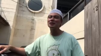 Batal Berangkat Haji, Baim Wong Tersenyum Kecut karena Rasakan Pedihnya Kena Prank dari Pihak Travel: Kayak Konten Saya..