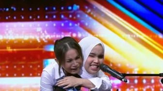 Banjir Air Mata! Duet Sang Diva Putri Ariani dan Rossa, Bikin Meringis Para Penonton. Netizen: Suaranya Soulfull Banget