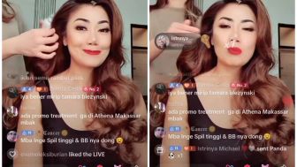 Inge Anugrah Live Sambil Make Up, Jadi 10 Tahun Lebih Muda. Netizen: Auranya Benar-Benar Mahal