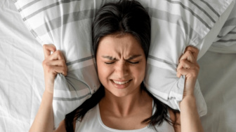 Begini Cara Tidur Lebih Pulas Ketika Asam Lambung Sedang Tinggi