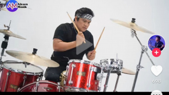 Posan Tobing Rilis Single Band Baru, Liriknya Sarkas ke Kotak, Netizen: Drumnya Biasa Aja Makanya Didepak