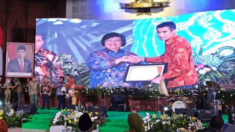 PT Tunas Inti Abadi Terima Penghargaan Kegiatan Rehabilitasi dan Reklamasi Terbaik dari KLKH