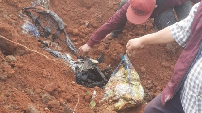 Wilayahnya Ada Tempat Penimbunan Sembako Banpres, Ini Tanggapan Camat Sukmajaya Depok