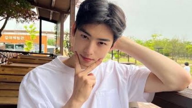 Dikabarkan Akan Membintangi Drama This Relationship Is Uncontrollable, Ini Kata Agensi