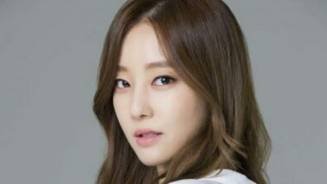 Aktris Cantik Go Woori Dikabarkan Akan Menikah Pada Oktober Mendatang