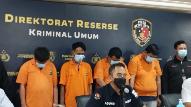 Empat Pelaku Pencurian Modus Gembos Ban di Depok Ditangkap