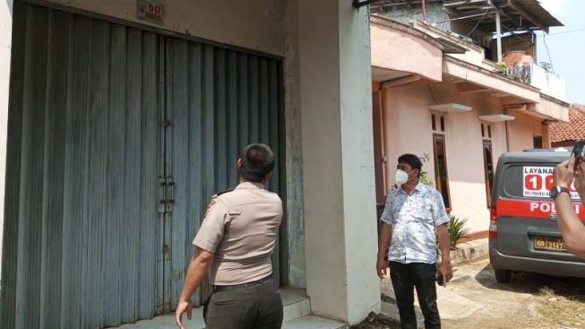 Diduga Sakit, Seorang Penjual Balon Ditemukan Tewas di Pinggir Jalan Wilayah Cilangkap Depok