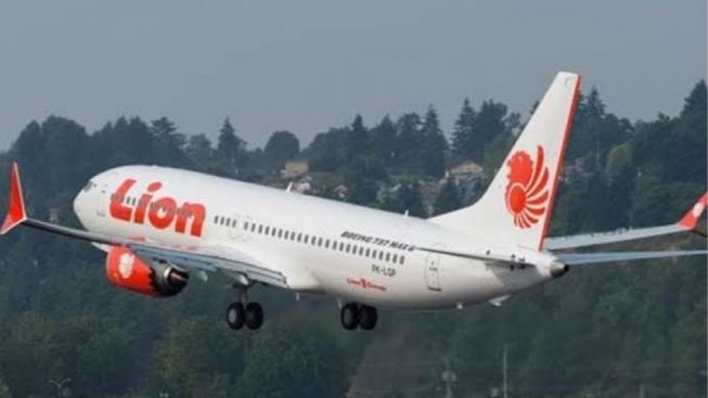 39 Menit Mencekam di Kabin Pesawat Lion Air JT330, Penumpang Ucap Syukur dan Tepuk Tangan Setelah Berhasil Mendarat