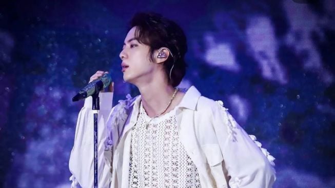 The Astronaut Jin BTS Jadi Lagu Solo Korea dengan Charting Tertinggi dalam Sejarah Billboard Jepang