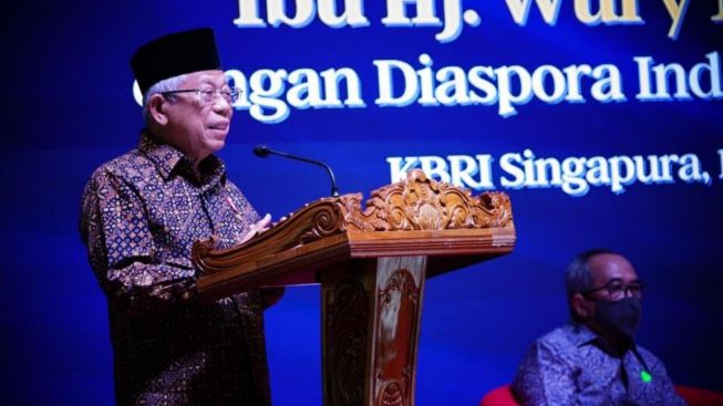 Ma'ruf Amin Berikan Alasan Indonesia Akan Selamat dari Jurang Resesi: Wali Banyak Wirid dan Berdoa