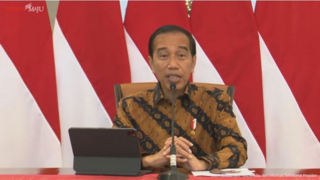 Momen Paspampres Jaga Makanan untuk Makan Siang Presiden Jokowi dan Rombongan di Riau