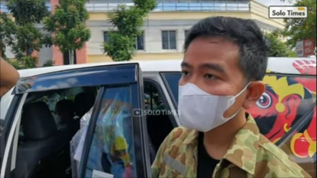 Gibran Heran Masalah Warga Cirebon Dikeluhkan Kepadanya, Warganet: Karena Mas Wali adalah Wali Kota Se-Indonesia