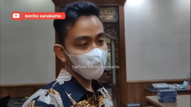 Full Senyum! Gibran Kembali Berangkat ke Kantor Usai Dapat Dana Hibah Rp236 Miliar dari UEA