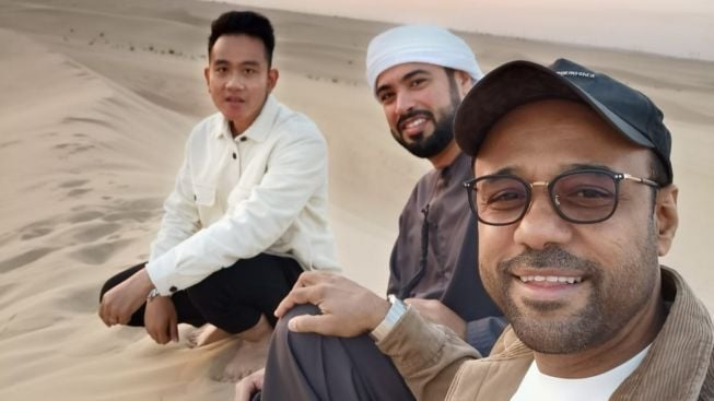 Disindir karena Terima Dana Hibah dari Negara Timur Tengah, Gibran Malah Pasang Foto Sedang Main di Gurun