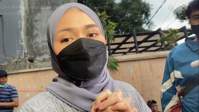 Nathalie Holscher Datangi Rumah Tiko hingga Buat Warga Heboh, Warganet: Baim Wong Kalah Gercep, Apa Sudah Insyaf?