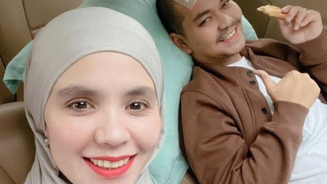 Aldilla Jelita Mengaku Lelah Urus Indra Bekti yang Alami Pendarahan Otak, Warganet: Pas Sakit Ditecerein!