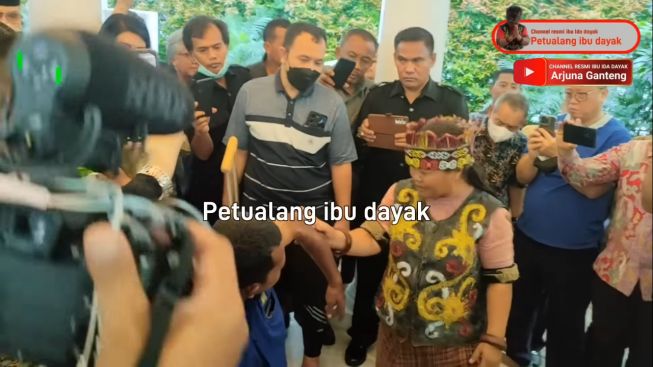 Minyak Bintang yang Digunakan Ibu Ida Dayak untuk Sembuhkan Pasien Ternyata Langka? Hanya yang Diwariskan Bisa Memiliki!