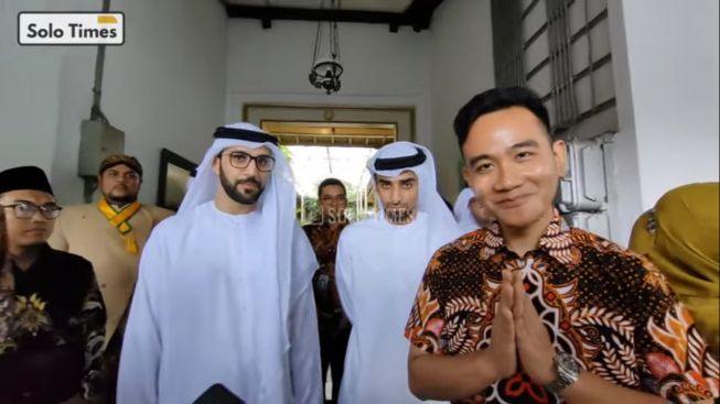 Bikin Ngakak! Gibran Berlagak Jadi Penerjemah Bahasa Arab saat Didatangi Tamu UEA, Endingnya Malah Minta Maaf..