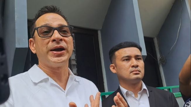 Bantah Jarang Belikan Pakaian, Ari Wibowo Tantang Buka Isi Lemari Baju Inge Anugrah dan Banggakan Pergi ke Luar Negeri