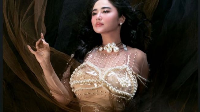 Dewi Perssik Peringatkan Lesti Kejora Soal Viral Duet Terbaik dengan Ahmad Dhani: Anak Ingusan Baru Lahir Nggak Bakal Tau