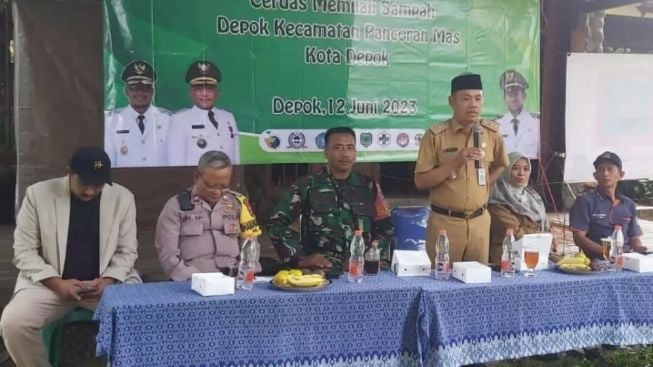 Kelola Sampah dari Sumbernya, Puluhan Warga Kelurahan Depok Diberikan Pembekalan teknologi Eco Enzyme