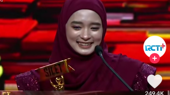 Inara Rusli Terharu Kasus Perselingkuhan Keluarganya dapat Penghargaan dari SILET, Warganet Bingung: Aib Bisa Jadi Piala?