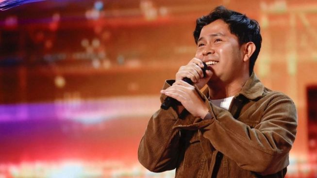 Sempat Dihentikan Simon Cowell, Cakra Khan Sukses Dapat Pujian Juri America's Got Talent