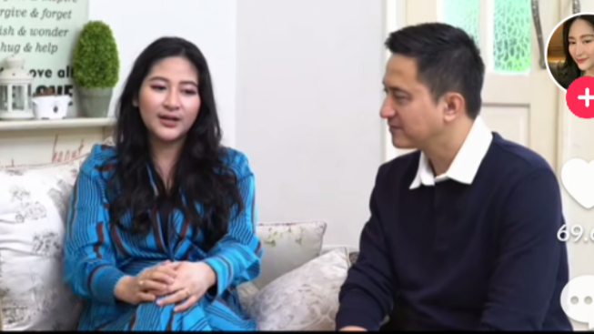 Risih Buat Konten Bareng Ricky Soebagja, Cica Andjani Sebal Dibilang Lebih Mirip Ayah dan Anak karena Selisih 26 Tahun