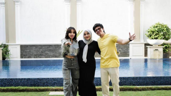 Atta Halilintar Diduga Nyesel Jalinan Asmara Fuji dan Thariq Kandas, Tatapan Mata Disorot: Tambah Cantik Aja