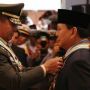 Panglima TNI Sematkan Empat Bintang Kehormatan kepada Prabowo Subianto