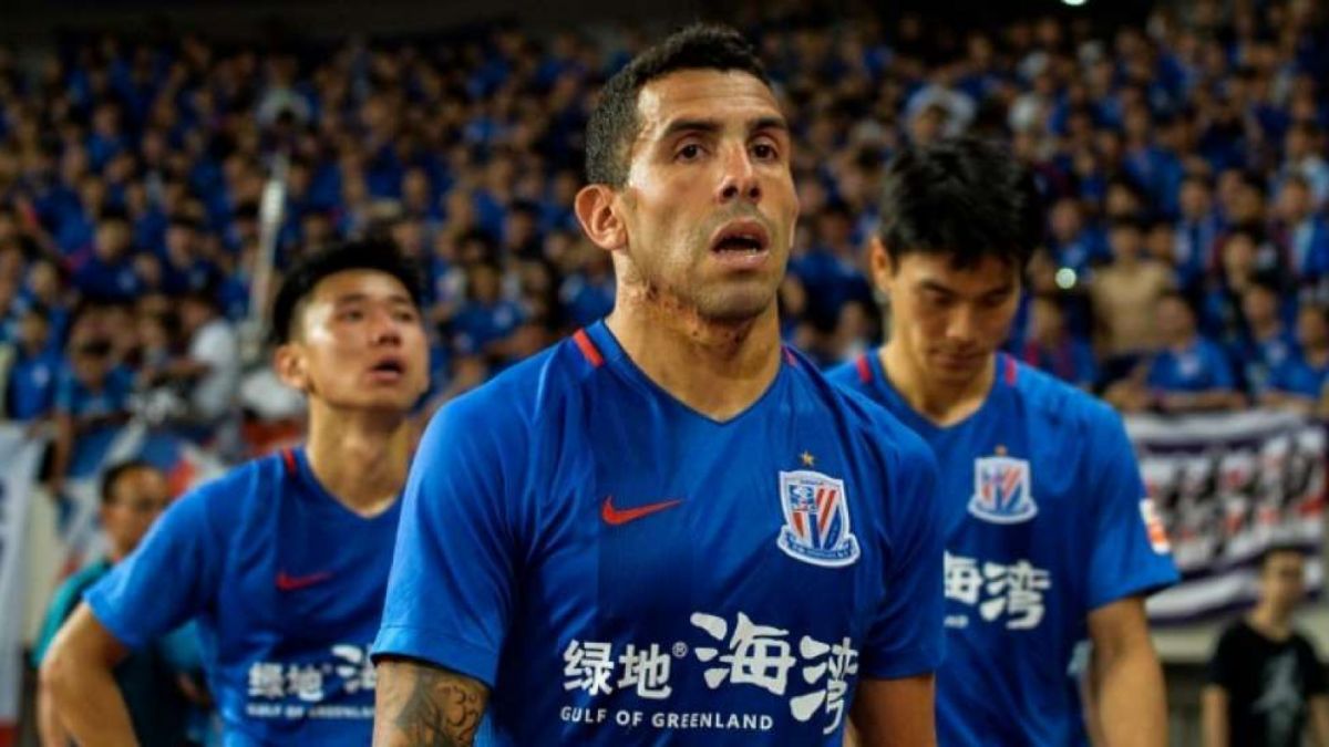 Carlos Tevez saat masih berseragam Shanghai Shenhua. [Chandan KHANNA / AFP]