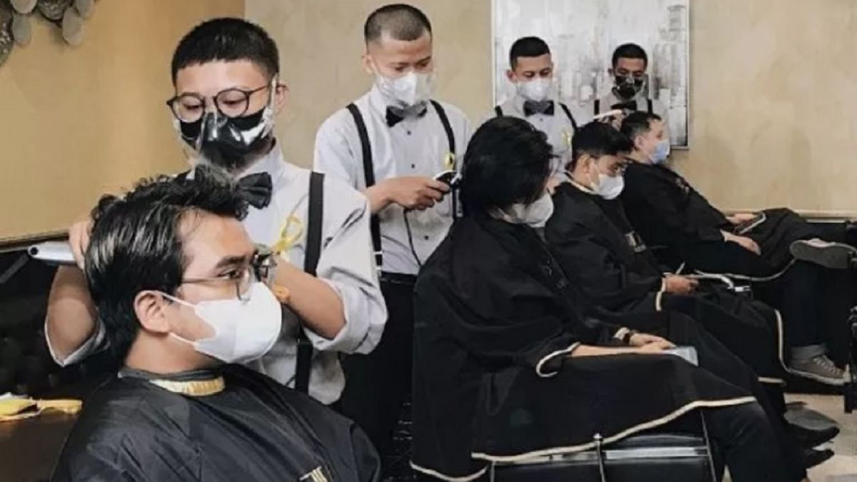 Ilustrasi program Cukur Botak Gratis di Captain Barbershop. [Dok. Captain Barbershop]