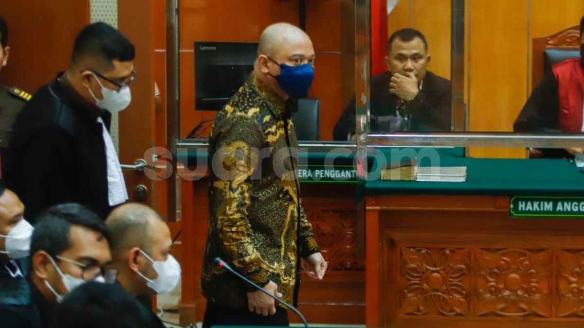 Lolos Hukuman Mati, Hakim Vonis Teddy Minahasa Penjara Seumur Hidup, Begini Alasannya! [Suara.com/Alfian Winanto]