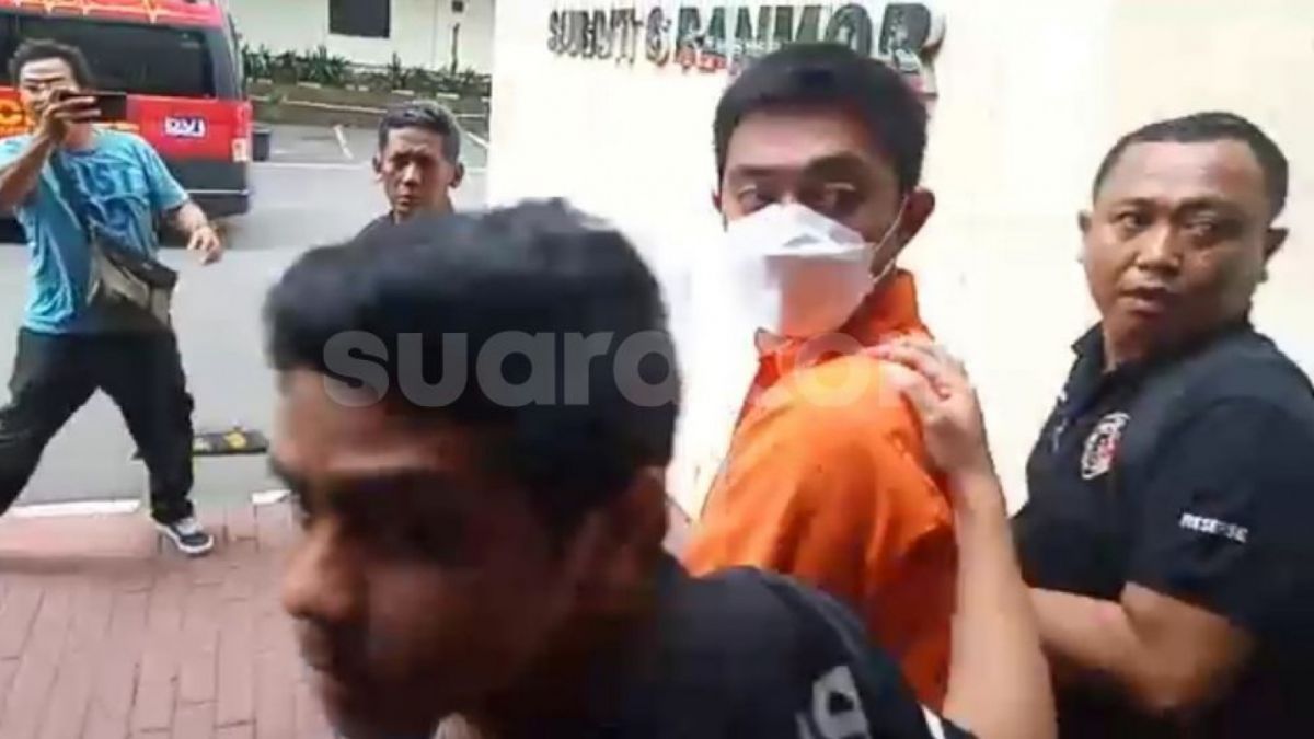 Tersangka Mario Dandy Satriyo (20) akan dihadirkan langsung dalam rekonstruksi kasus penganiayaan David (17) di Kompleks Green Permata Boulevard, Ulujami, Pesanggrahan, Jakarta Selatan, pada Jumat (10/3/2023) siang ini. (Suara.com/Yasir)