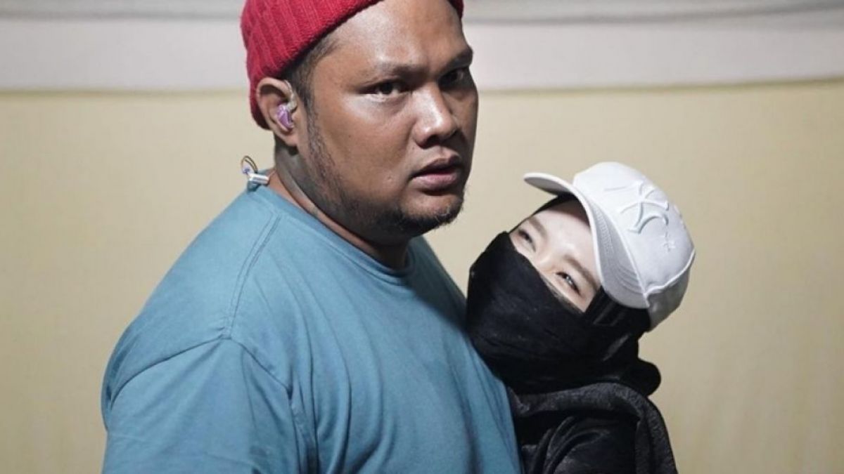 Kini Ribut sama Mertua, Ibunda Virgoun Murka ke Inara Rusli: Kau Hancurkan Nama Anakku Seolah Kau Wanita Bersih!(Instagram/@virgoun_)