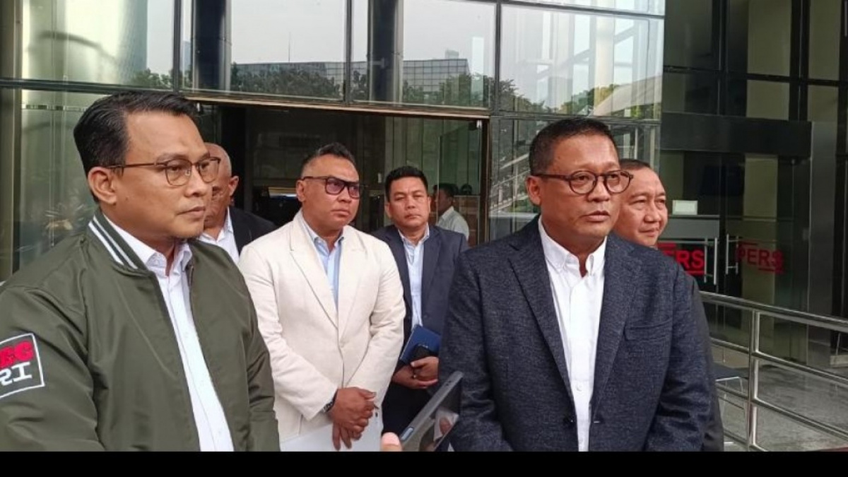 Kepala Divisi Hubungan Internasional (Kadiv Hubinter) Polri, Irjen Krishna Murti mengungkap buronan Komisi Pemberantasan Korupsi (KPK) Harun Masiku terdeteksi di Indonesia. (Suara.com/Yaumal)