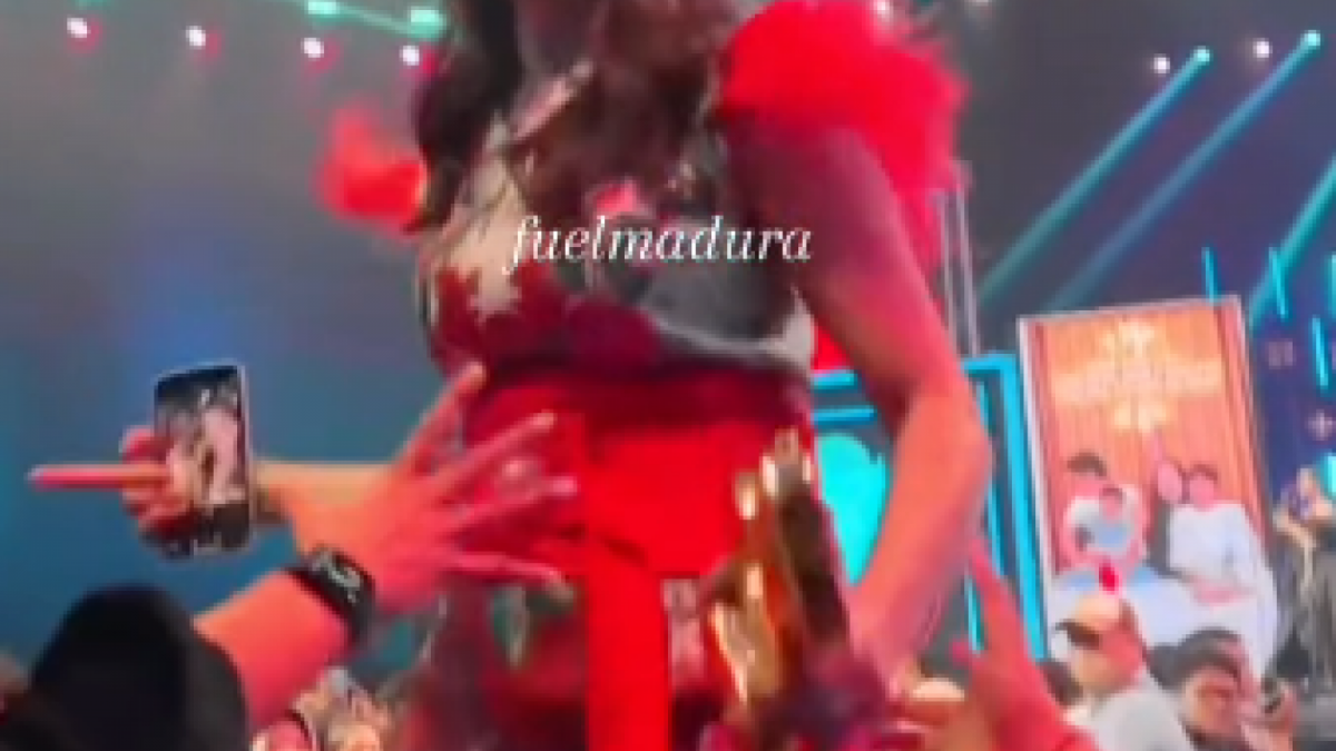 Fujianti Utami nyaris nyungsep di panggung TikTok Awards 2023 [TikTok.]