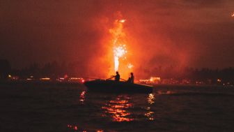 Kapal Ferry Terbakar Daerah Batam,Dilaporkan Satu Orang Meninggal Dunia