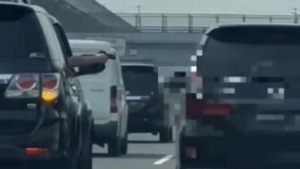 Arogan Beraksi Koboi di Tol Jagorawi, Sopir Fortuner yang Ancam Pengemudi Lain Pakai Pistol Ternyata Anggota TNI