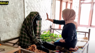 Video Anak Durhaka Dikutuk jadi Kambing Bikin Heboh, Netizen Malah Ngakak: Jangan Sampe Tersebar ke Grup WA Emak-emak