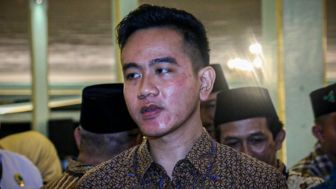 Syok Gegara Gibran Pamer Foto Keluarga, Warganet Auto Istigfar: Ya Allah Tobat