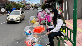 Dagang Balon di Pinggir Jalan Tapi Gak Laris, Baim Wong Curhat: Gak Ada yang Ngenalin di Sini